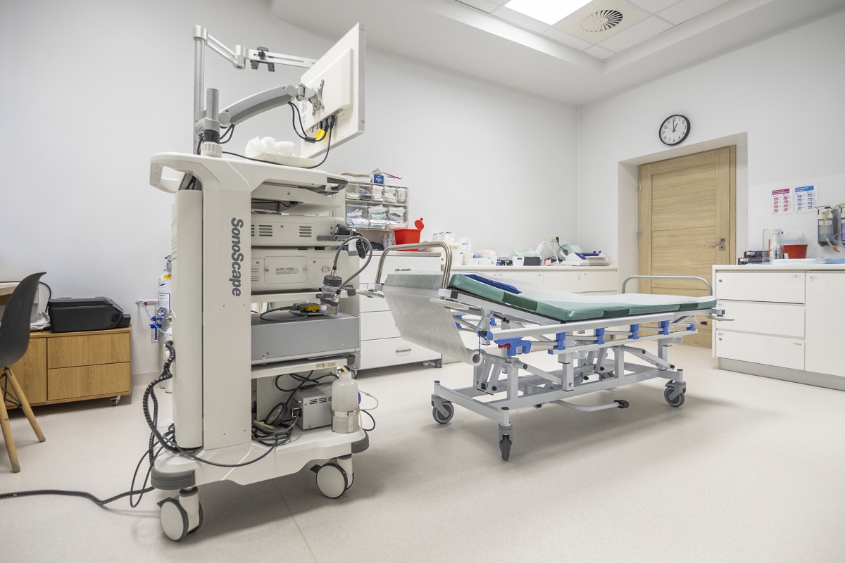 Sala endoskopowa Topolowa Medicenter z wieżą SonoScape